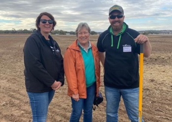 Tracy and Owen Bonython with Dr Christine Jones looking at a pasture in Ebenezer, June 2021